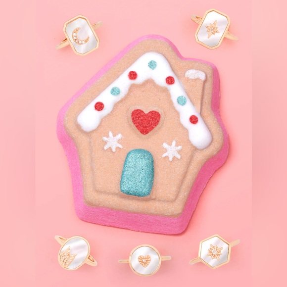 Gingerbread House jewelry Bath Bomb - Mother of Pearl Ring Collection - Picture 2 of 7
